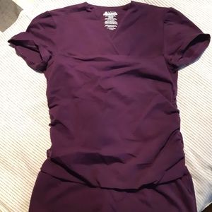 Vija skin to skin kangaroo shirt